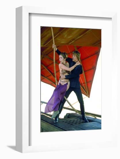 CARRIE FISHER; MARK HAMILL. "STAR WARS: EPISODE VI-RETURN OF THE JEDI" [1983], directed by RICHA...-null-Framed Photographic Print