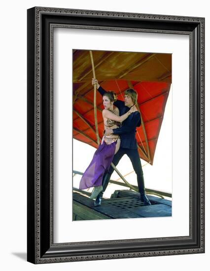 CARRIE FISHER; MARK HAMILL. "STAR WARS: EPISODE VI-RETURN OF THE JEDI" [1983], directed by RICHA...-null-Framed Photographic Print