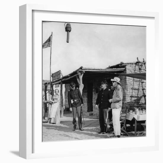 Carroll Baker, Richard Widmark and John Ford sur le tournage (On the set) by Les Cheyennes CHEYENNE-null-Framed Photo