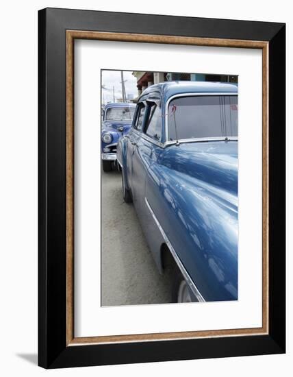 Cars of Cuba I-Laura Denardo-Framed Photographic Print