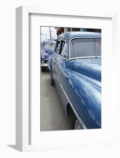 Cars of Cuba I-Laura Denardo-Framed Photographic Print