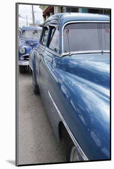 Cars of Cuba I-Laura Denardo-Mounted Photographic Print