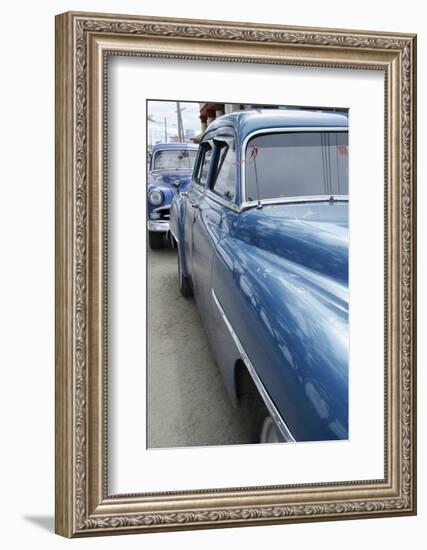 Cars of Cuba I-Laura Denardo-Framed Photographic Print