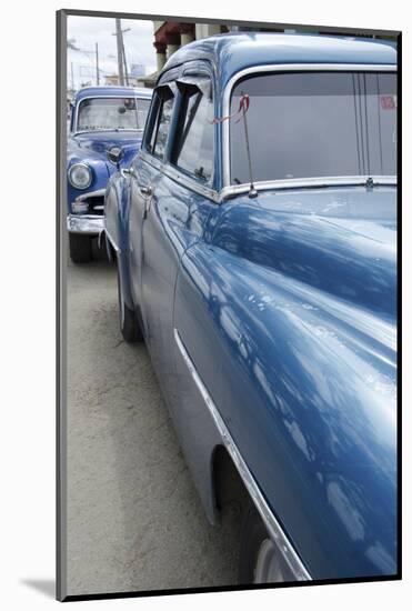 Cars of Cuba I-Laura Denardo-Mounted Photographic Print