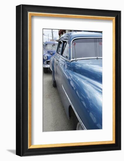 Cars of Cuba I-Laura Denardo-Framed Photographic Print