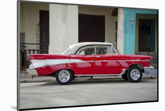 Cars of Cuba VII-Laura Denardo-Mounted Photographic Print