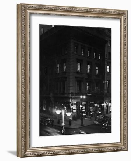 Cartier's Jewelry Store on Corner of Fifth Avenue and 52nd Street-Alfred Eisenstaedt-Framed Photographic Print