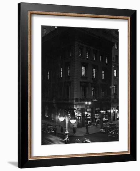 Cartier's Jewelry Store on Corner of Fifth Avenue and 52nd Street-Alfred Eisenstaedt-Framed Photographic Print