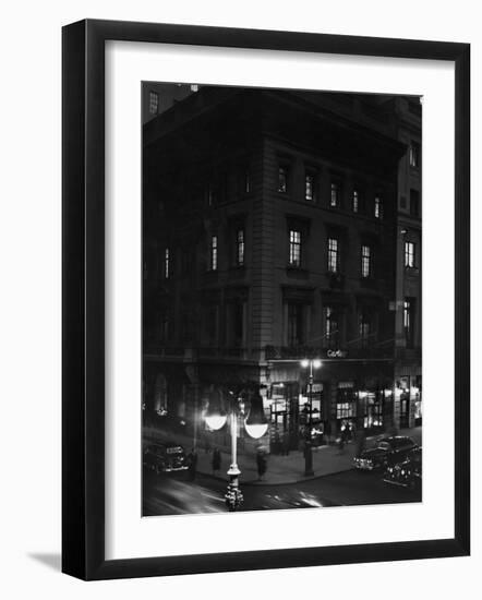 Cartier's Jewelry Store on Corner of Fifth Avenue and 52nd Street-Alfred Eisenstaedt-Framed Photographic Print