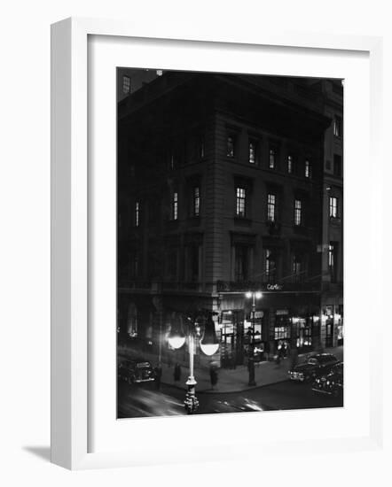 Cartier's Jewelry Store on Corner of Fifth Avenue and 52nd Street-Alfred Eisenstaedt-Framed Photographic Print