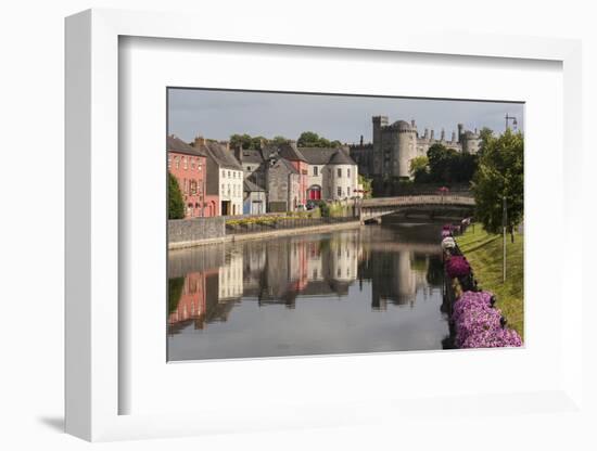 Castle and River Nore, Kilkenny, County Kilkenny, Leinster, Republic of Ireland, Europe-Rolf Richardson-Framed Photographic Print