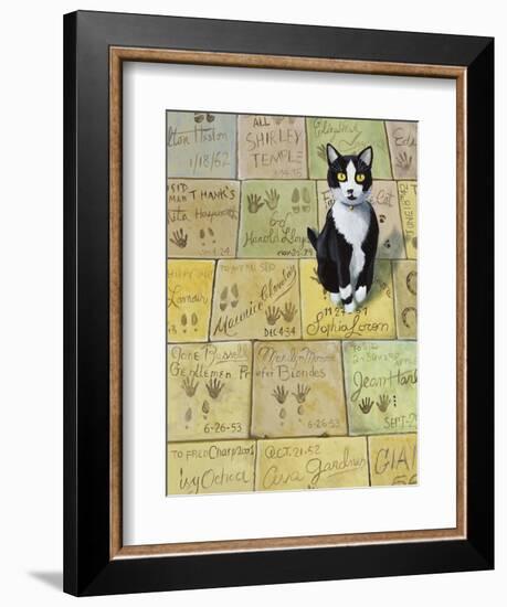 Cat in Hollywood (Chat a Hollywood)-Isy Ochoa-Framed Premium Giclee Print