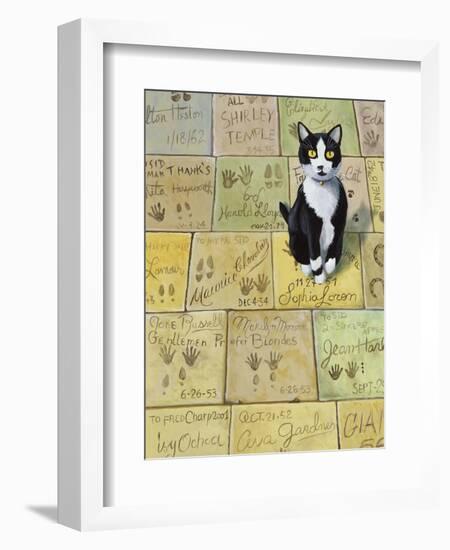 Cat in Hollywood (Chat a Hollywood)-Isy Ochoa-Framed Premium Giclee Print