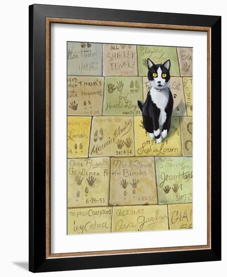 Cat in Hollywood (Chat a Hollywood)-Isy Ochoa-Framed Giclee Print