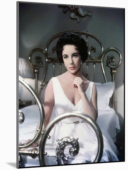 CAT ON A HOT TIN ROOF, 1958 directed by RICHARD BROOKS Elizabeth Taylor (photo)-null-Mounted Photo