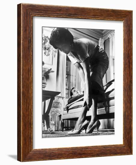 Cat on a Hot Tin Roof, Paul Newman, Elizabeth Taylor, 1958-null-Framed Photo