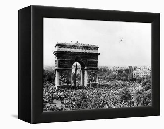 Celebrating the Liberation of Paris, 26 August 1944-null-Framed Premier Image Canvas