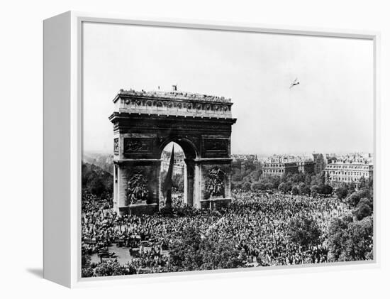 Celebrating the Liberation of Paris, 26 August 1944-null-Framed Premier Image Canvas