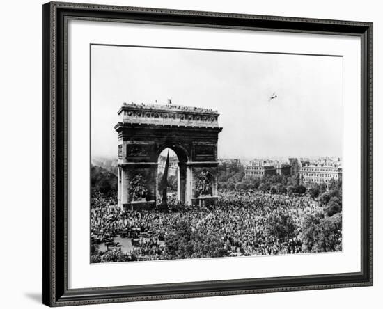 Celebrating the Liberation of Paris, 26 August 1944-null-Framed Photographic Print