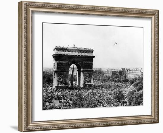 Celebrating the Liberation of Paris, 26 August 1944-null-Framed Photographic Print