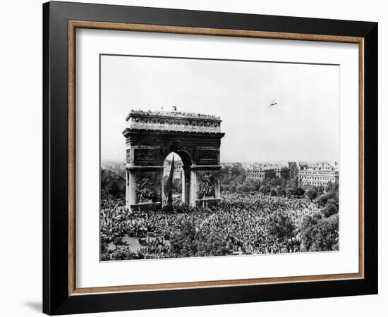 Celebrating the Liberation of Paris, 26 August 1944-null-Framed Photographic Print