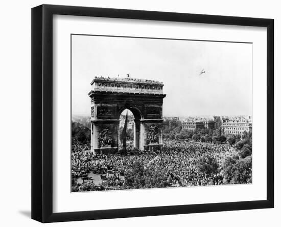 Celebrating the Liberation of Paris, 26 August 1944-null-Framed Photographic Print