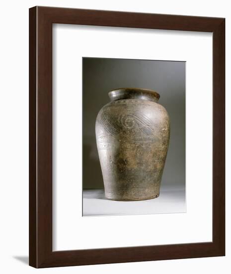 Celtic ceramic cremation urn-Werner Forman-Framed Photographic Print