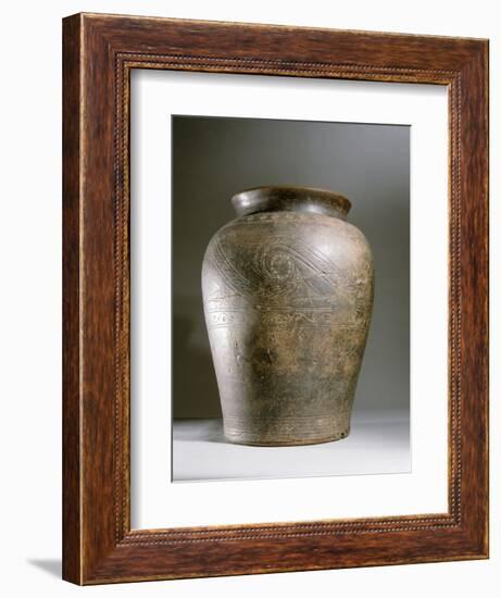 Celtic ceramic cremation urn-Werner Forman-Framed Photographic Print