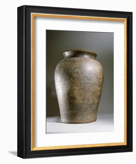 Celtic ceramic cremation urn-Werner Forman-Framed Photographic Print