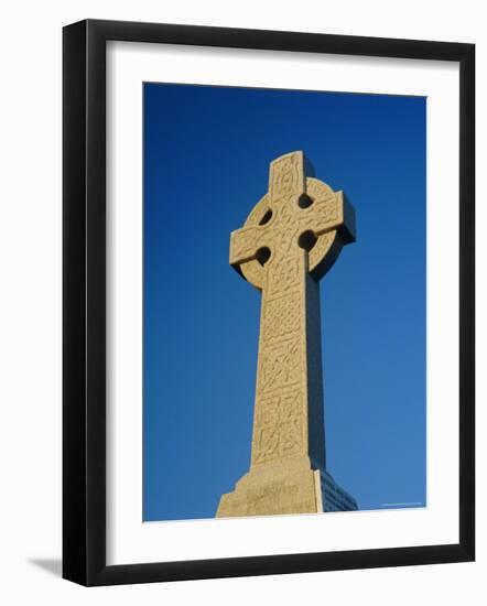 Celtic Cross, Aberdaron, Lleyn Peninsula, Gwynedd, Wales, UK, Europe-Ruth Tomlinson-Framed Photographic Print