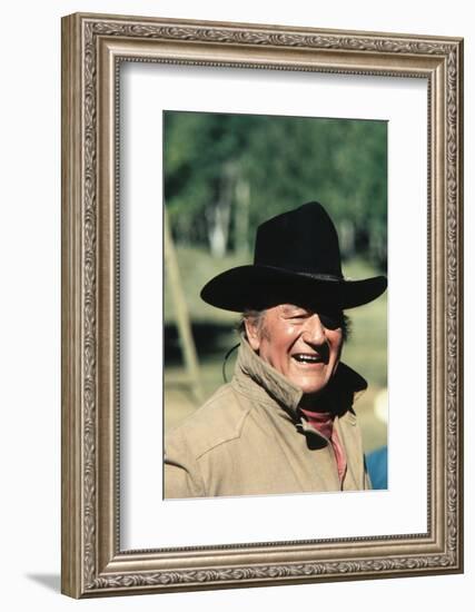 Cent Dollars pour un Sherif TRUE GRIT by Henry Athaway with John Wayne, 1969 (photo)-null-Framed Photo