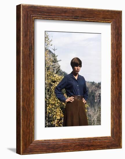 Cent Dollars pour un Sherif TRUE GRIT by Henry Athaway with Kim Darby, 1969 (photo)-null-Framed Photo