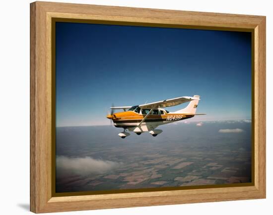 Cessna Superlobe Flying-null-Framed Premier Image Canvas