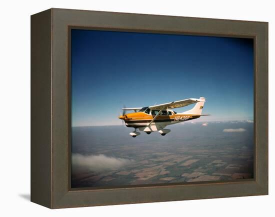 Cessna Superlobe Flying-null-Framed Premier Image Canvas