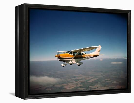 Cessna Superlobe Flying-null-Framed Premier Image Canvas