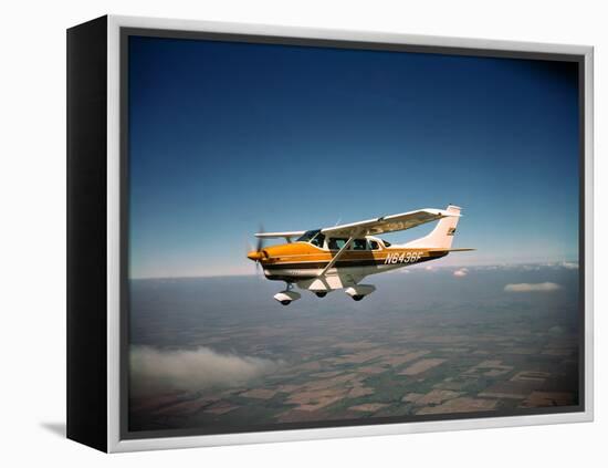 Cessna Superlobe Flying-null-Framed Premier Image Canvas