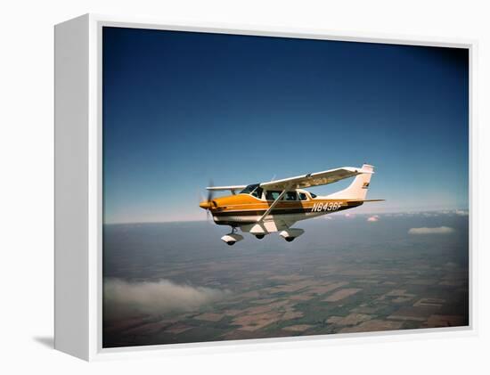 Cessna Superlobe Flying-null-Framed Premier Image Canvas