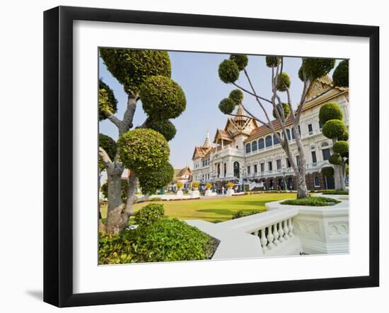 Chakri Maha Prasat Hall, Grand Palace, Bangkok, Thailand, Southeast Asia, Asia-Matthew Williams-Ellis-Framed Photographic Print