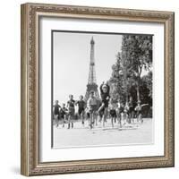 Champs de Mars Gardens-Robert Doisneau-Framed Art Print