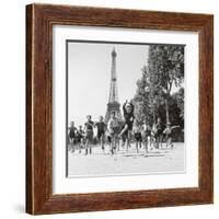Champs de Mars Gardens-Robert Doisneau-Framed Art Print
