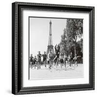 Champs de Mars Gardens-Robert Doisneau-Framed Art Print
