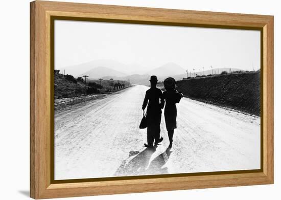 Chaplin: Modern Times, 1936-null-Framed Premier Image Canvas