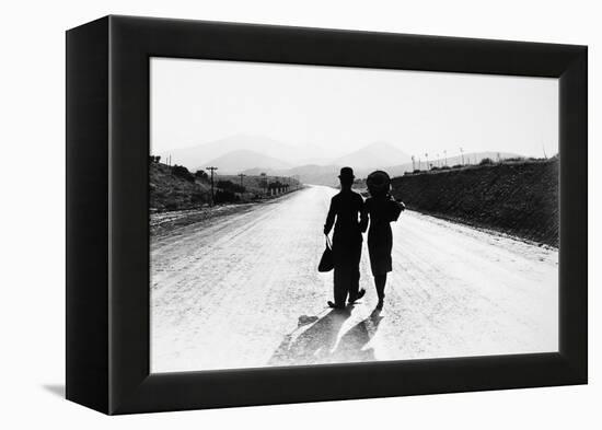 Chaplin: Modern Times, 1936-null-Framed Premier Image Canvas