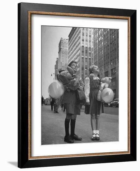 Charles Karo and Irene Guttman Sightseeing in New York-Martha Holmes-Framed Photographic Print