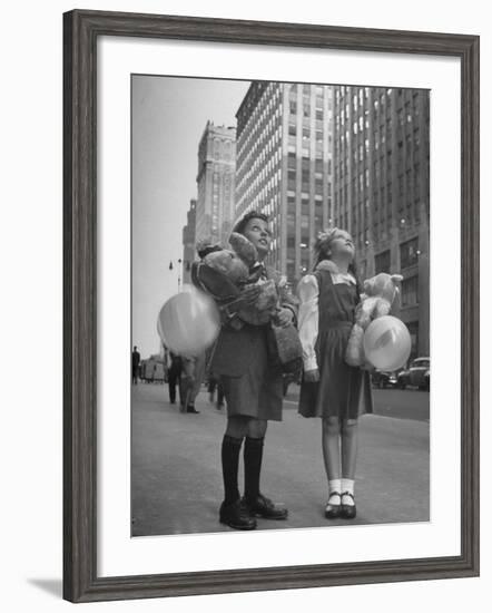 Charles Karo and Irene Guttman Sightseeing in New York-Martha Holmes-Framed Photographic Print