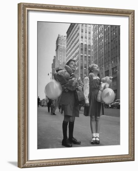 Charles Karo and Irene Guttman Sightseeing in New York-Martha Holmes-Framed Photographic Print