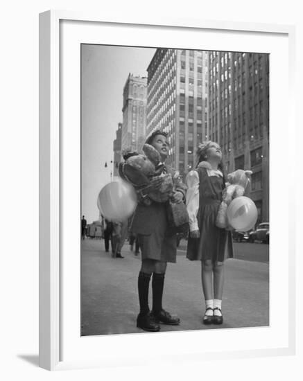 Charles Karo and Irene Guttman Sightseeing in New York-Martha Holmes-Framed Photographic Print