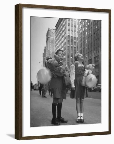 Charles Karo and Irene Guttman Sightseeing in New York-Martha Holmes-Framed Photographic Print