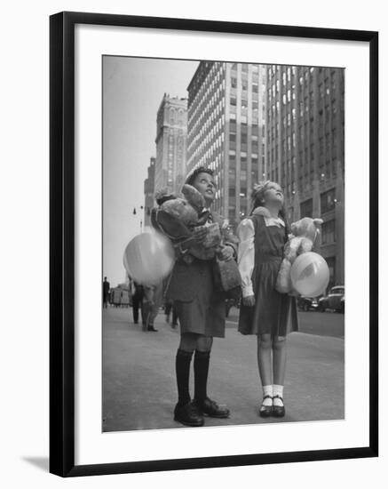 Charles Karo and Irene Guttman Sightseeing in New York-Martha Holmes-Framed Photographic Print