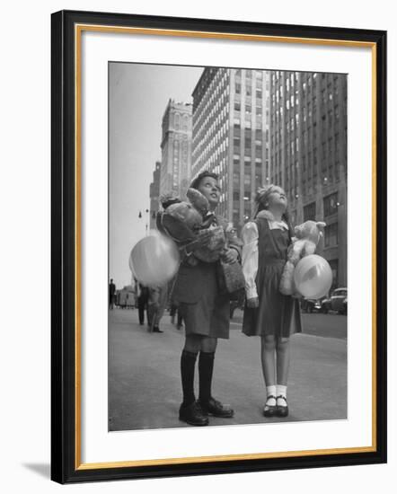 Charles Karo and Irene Guttman Sightseeing in New York-Martha Holmes-Framed Photographic Print